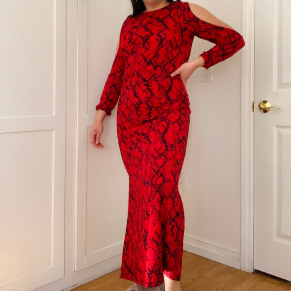 Shoedazzle Red/Black Snake Print Long Sleeve Maxi Dress Size Small